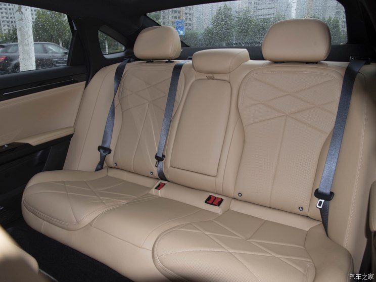 吉利汽车 银河L6 2023款 125km MAX 吉利汽车 银河L6 2023款 125km MAX