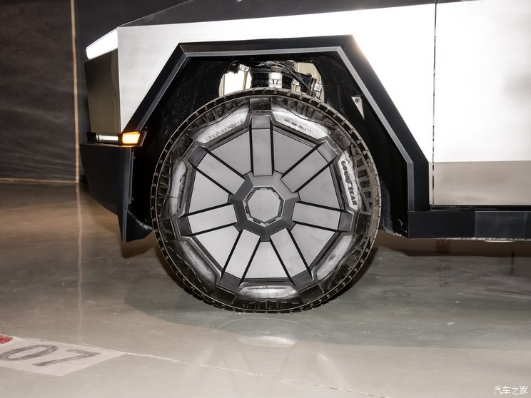 特斯拉(进口) 赛博越野旅行车 2024款 Cyberbeast 野兽版 特斯拉(进口) 赛博越野旅行车 2024款 Cyberbeast 野兽版