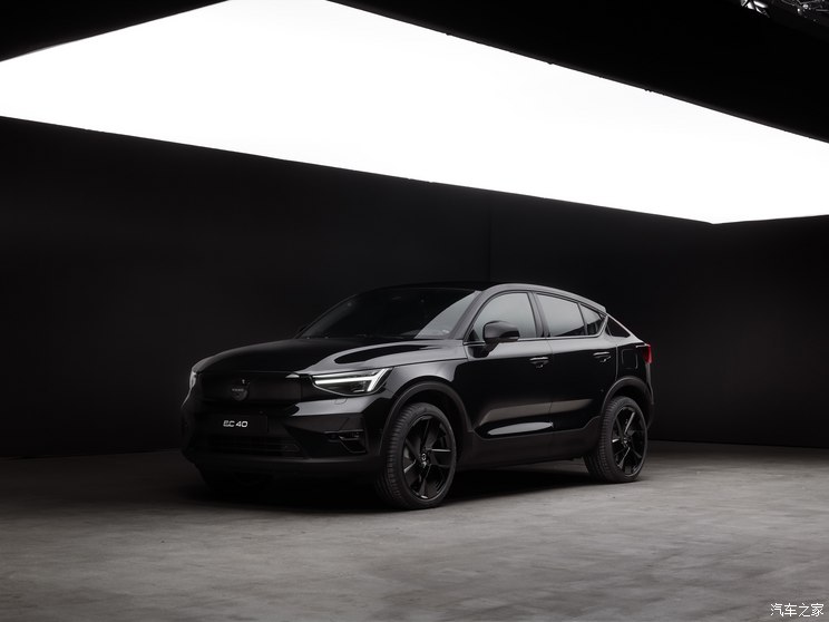 沃尔沃(进口) 沃尔沃C40(进口) 2024款 Black Edition 沃尔沃(进口) 沃尔沃C40(进口) 2024款 Black Edition