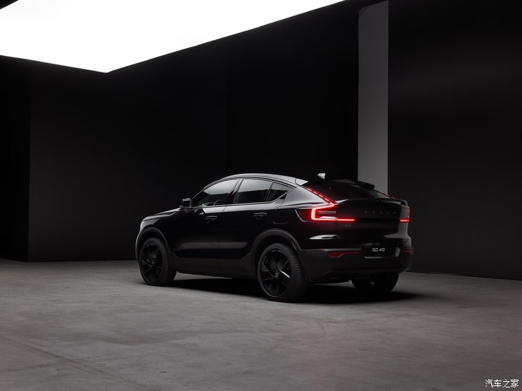 沃尔沃(进口) 沃尔沃C40(进口) 2024款 Black Edition 沃尔沃(进口) 沃尔沃C40(进口) 2024款 Black Edition