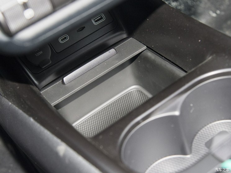 比亚迪 海豚 2024款 冠军版 420km 自由版 比亚迪 海豚 2024款 冠军版 420km 自由版