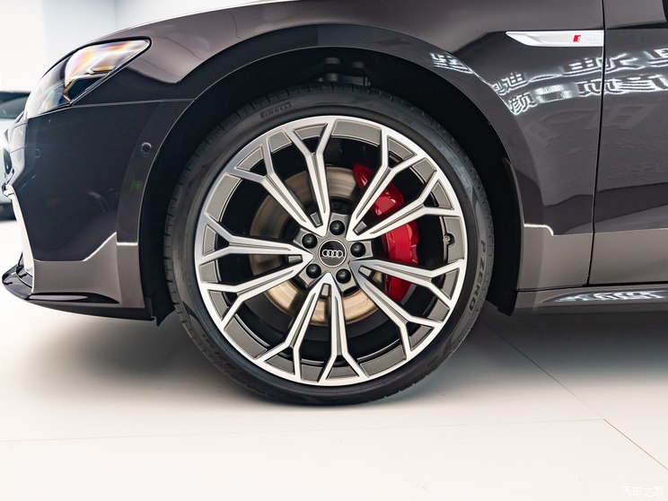 上汽奥迪 奥迪A7L 2024款 55 TFSI quattro 黑武士版 上汽奥迪 奥迪A7L 2024款 55 TFSI quattro 黑武士版