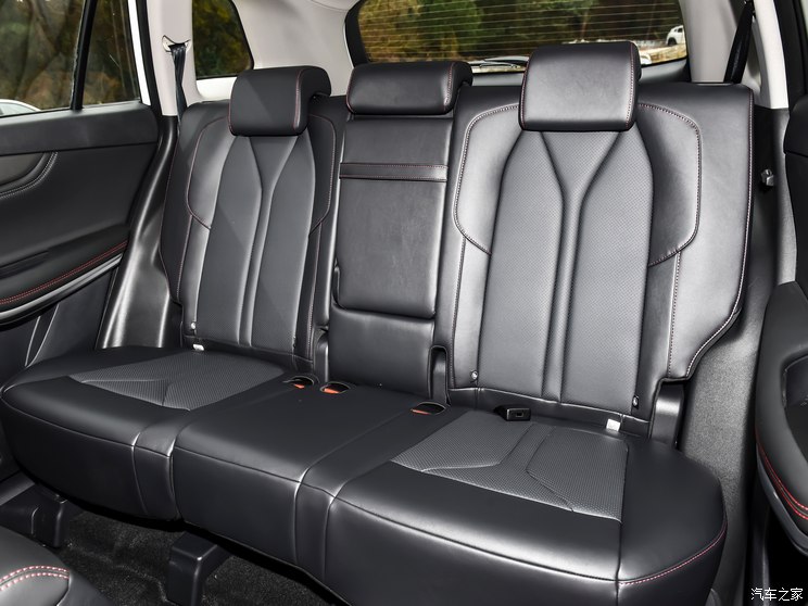 长安汽车 长安CS75 2024款 畅享版 1.5T DCT豪华版 长安汽车 长安CS75 2024款 畅享版 1.5T DCT豪华版