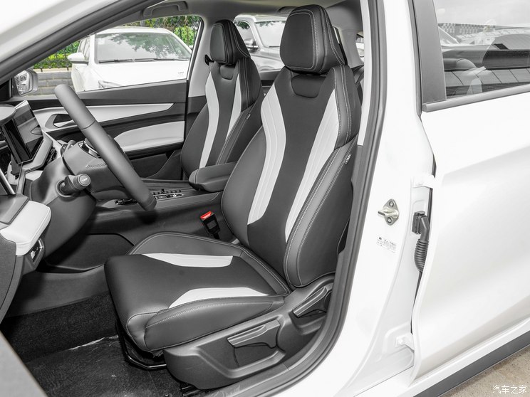 吉利汽车 缤瑞 2024款 缤瑞COOL 1.5T DCT冠军版 吉利汽车 缤瑞 2024款 缤瑞COOL 1.5T DCT冠军版