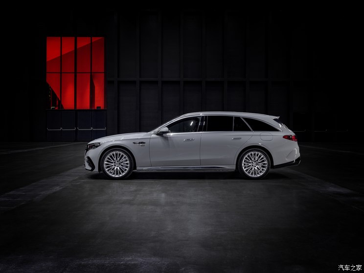 梅赛德斯-AMG 奔驰E级AMG 2024款 AMG E 53 HYBRID 4MATIC+ Estate 梅赛德斯-AMG 奔驰E级AMG 2024款 AMG E 53 HYBRID 4MATIC+ Estate