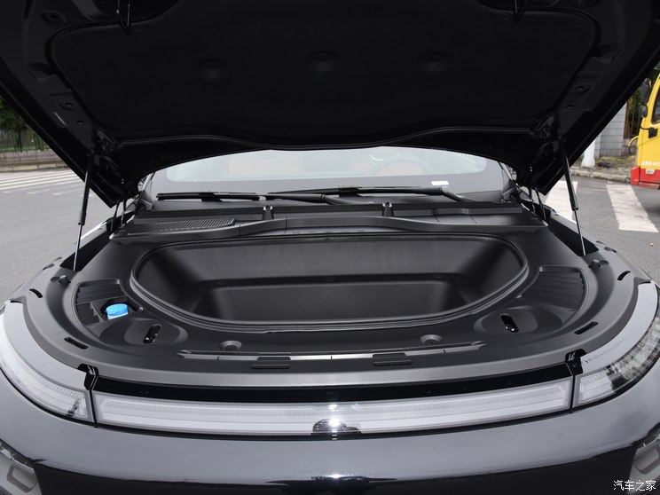 小鹏汽车 小鹏G9 2024款 570 Pro 小鹏汽车 小鹏G9 2024款 570 Pro