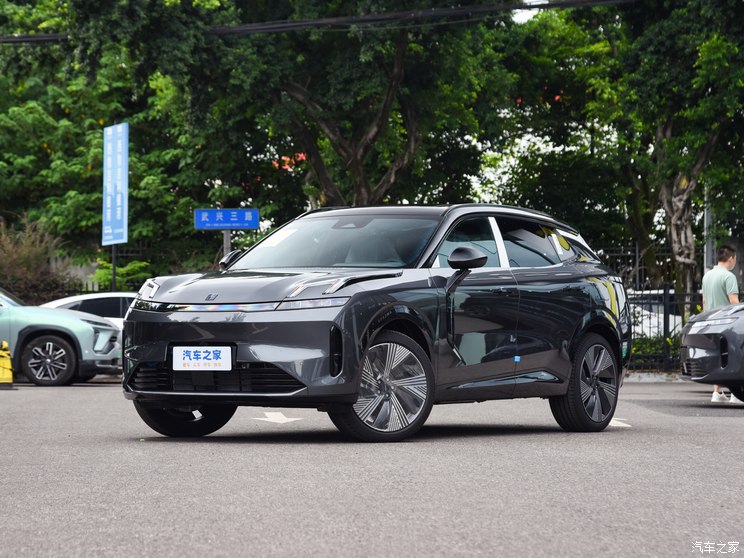 领克 领克08新能源 2023款 220km 四驱性能Halo 领克 领克08新能源 2023款 220km 四驱性能Halo