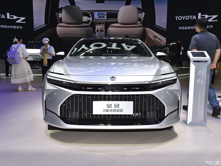 丰田(进口) 皇冠(进口) 2024款 Sedan 丰田(进口) 皇冠(进口) 2024款 Sedan