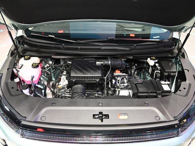 上汽大通 大家9 2024款 混动版 7座 上汽大通 大家9 2024款 混动版 7座