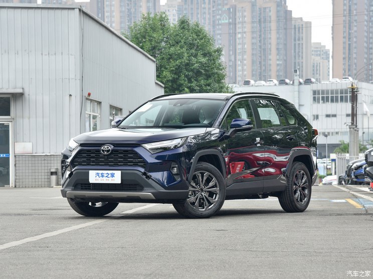 一汽丰田 RAV4荣放 2023款 2.0L CVT两驱风尚Plus版 一汽丰田 RAV4荣放 2023款 2.0L CVT两驱风尚Plus版