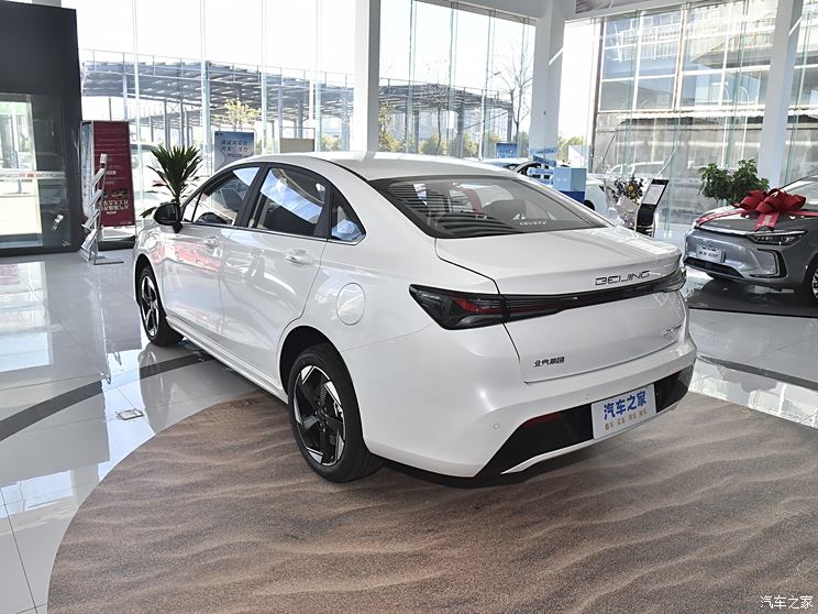 北京汽车 北京EU5 PLUS 2024款 R500 标准出行版 北京汽车 北京EU5 PLUS 2024款 R500 标准出行版