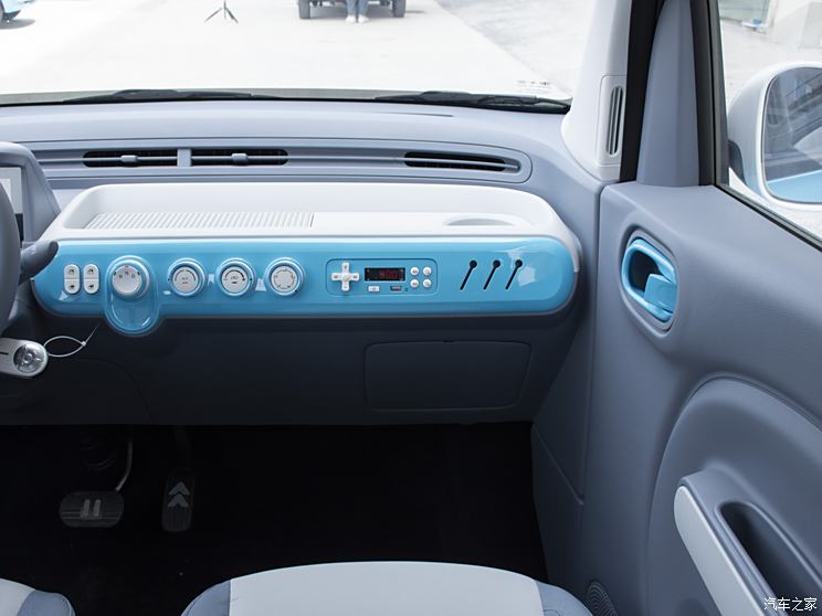 一汽奔腾 奔腾小马 2024款 122km 萌趣马 一汽奔腾 奔腾小马 2024款 122km 萌趣马