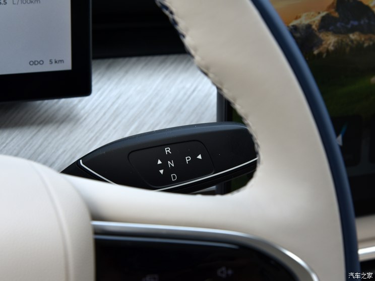 奇瑞汽车 风云T9 2024款 120 长续航版旗舰型 7座 奇瑞汽车 风云T9 2024款 120 长续航版旗舰型 7座