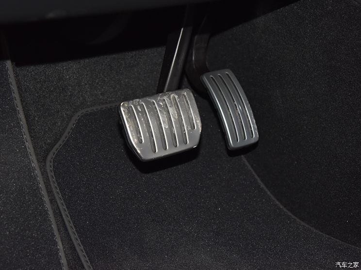 特斯拉中国 Model 3 2024款 高性能全轮驱动版 特斯拉中国 Model 3 2024款 高性能全轮驱动版