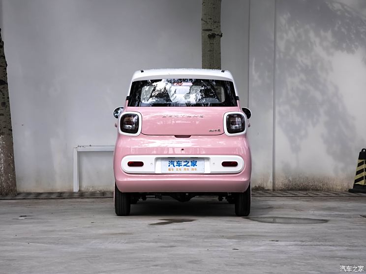 一汽奔腾 奔腾小马 2023款 公主版试装车 一汽奔腾 奔腾小马 2023款 公主版试装车